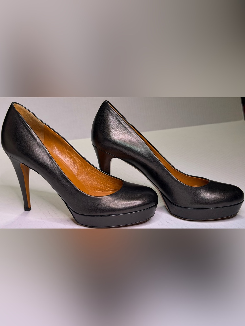 Gucci Charlotte Black Nappa Leather Platform Pumps Round Toe Heels 269703 EU 38